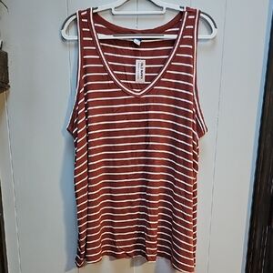 Old Navy Women's Red and White Striped Tank Top
